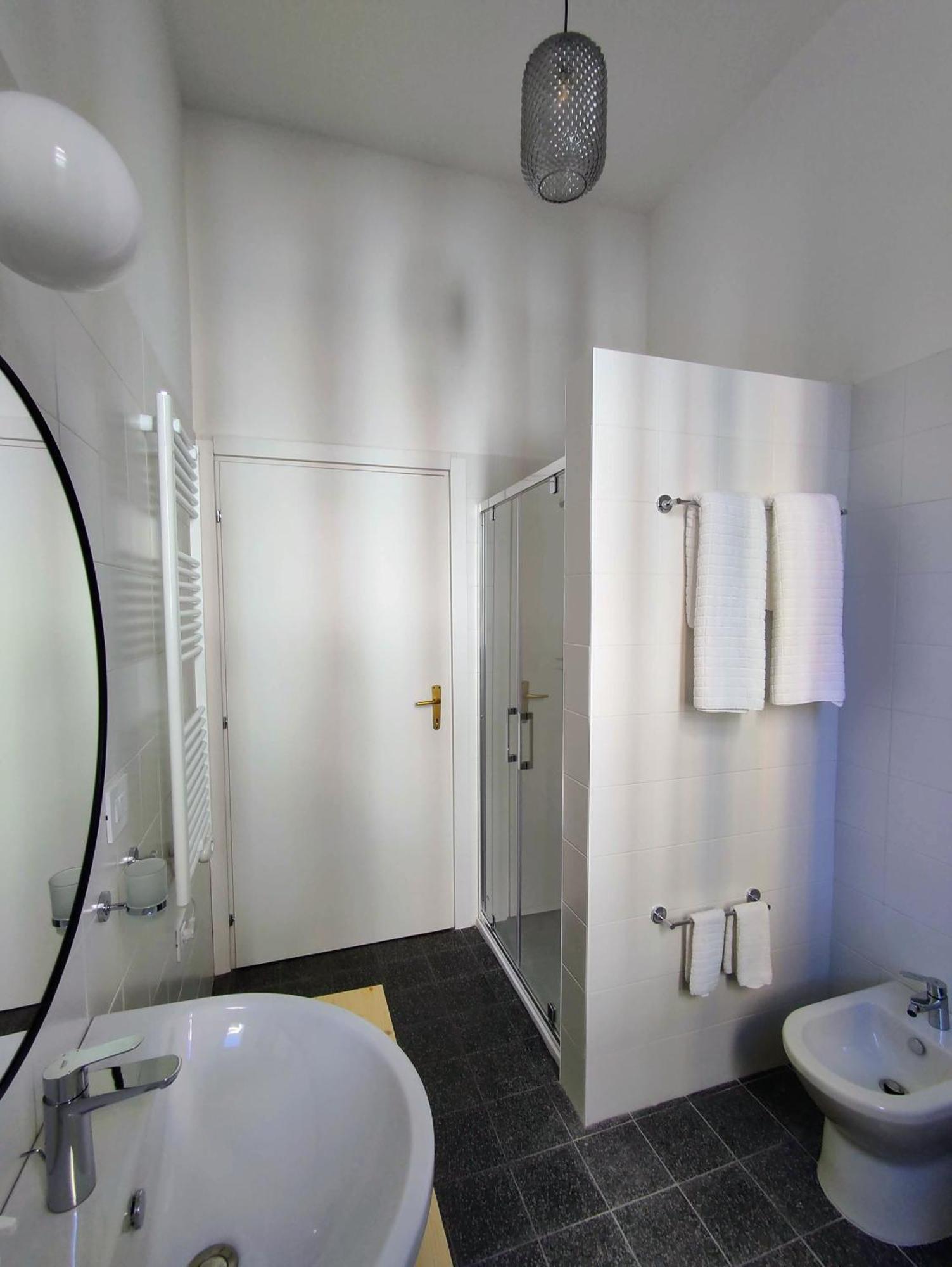 Lostabile Guesthouse & Coworking Барі Екстер'єр фото