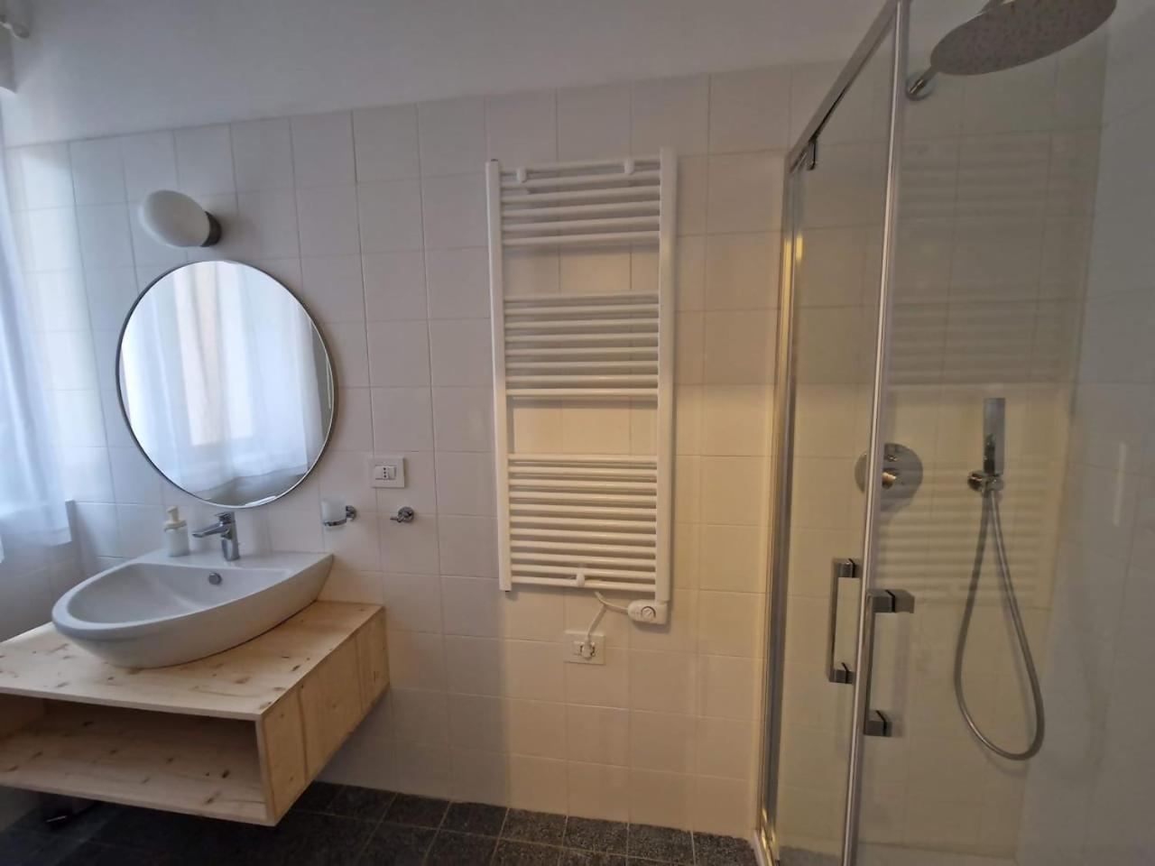 Lostabile Guesthouse & Coworking Барі Екстер'єр фото