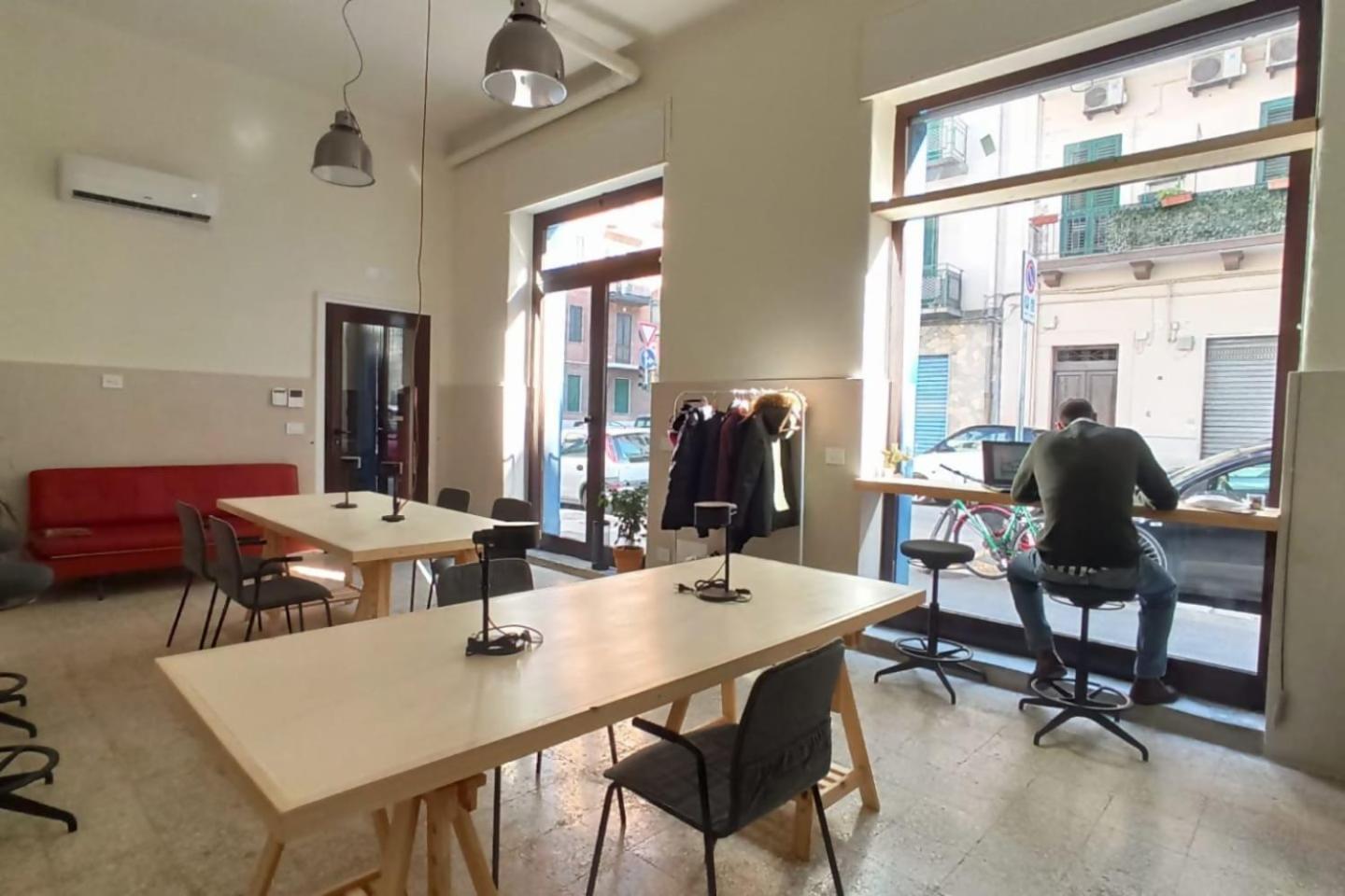 Lostabile Guesthouse & Coworking Барі Екстер'єр фото