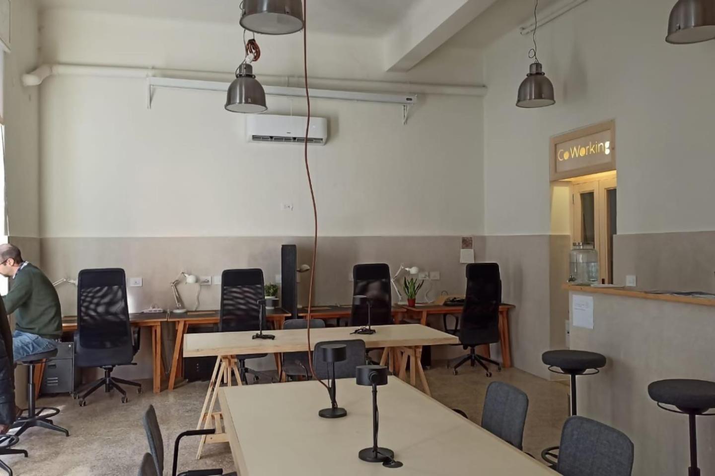 Lostabile Guesthouse & Coworking Барі Екстер'єр фото