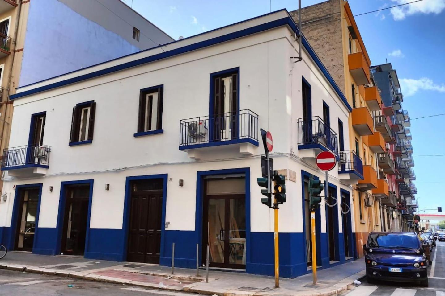 Lostabile Guesthouse & Coworking Барі Екстер'єр фото