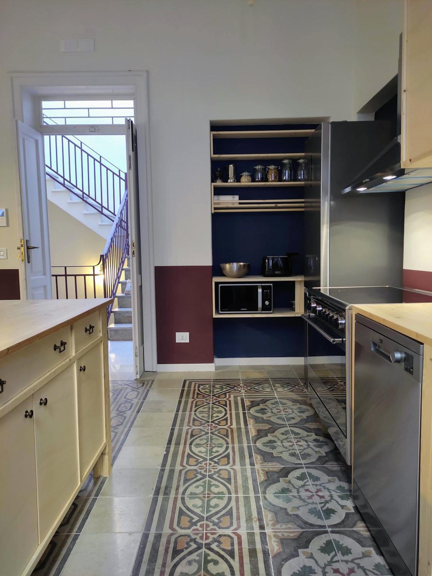 Lostabile Guesthouse & Coworking Барі Екстер'єр фото