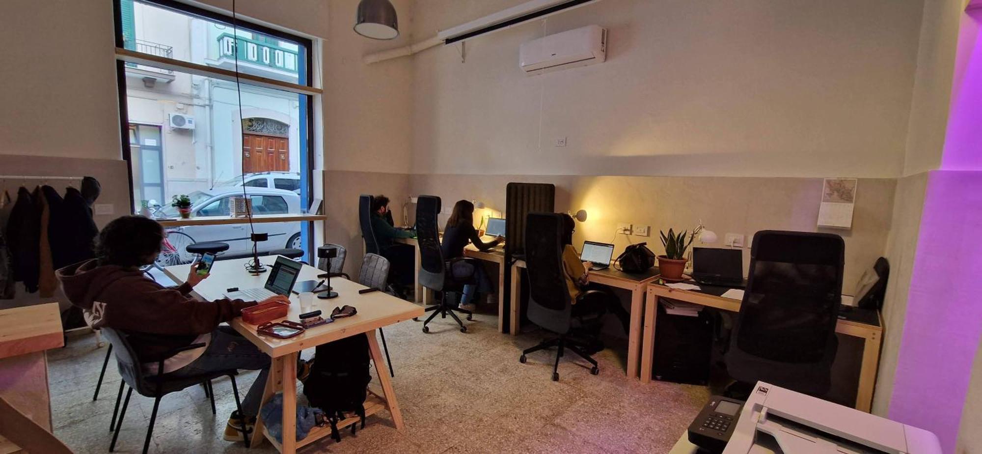 Lostabile Guesthouse & Coworking Барі Екстер'єр фото