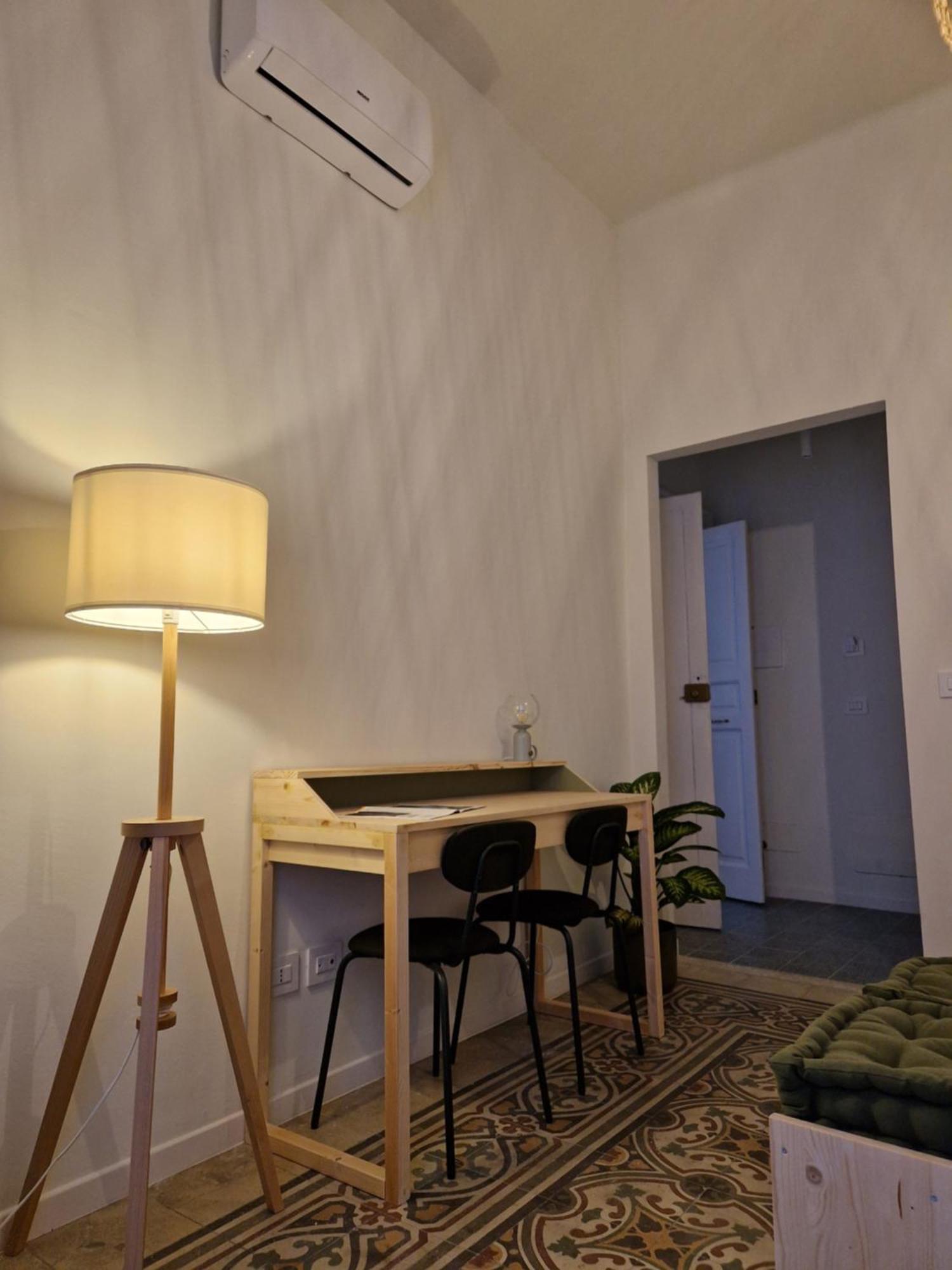 Lostabile Guesthouse & Coworking Барі Екстер'єр фото